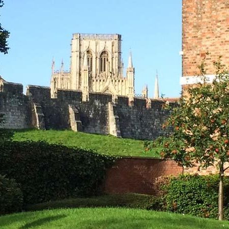 The Feversham York Buitenkant foto