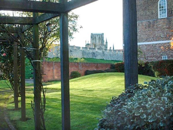 The Feversham York Buitenkant foto